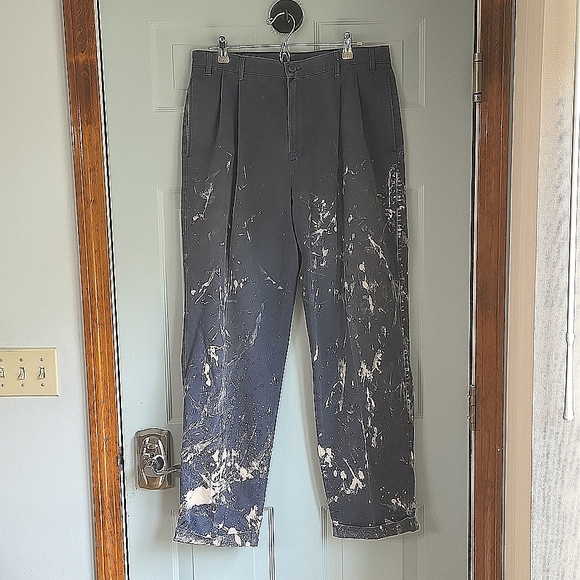 Geoffrey Beene Other - Geoffrrey Beene 34/32 Grey with Off WhiteSplotches, Pleats at Waist + 4 Pockets